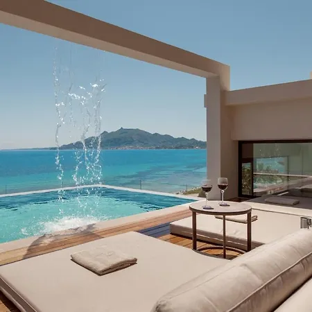 Deluxe Seafront Villa-privated Pool