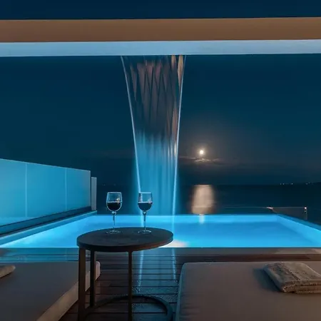 Deluxe Seafront Villa-privated Pool *