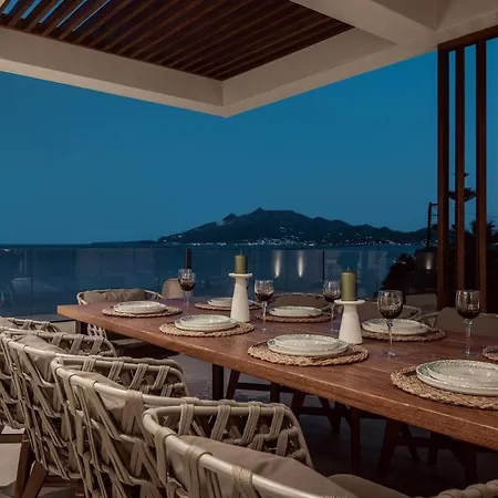 Apartmán Deluxe Seafront Villa-privated Pool *