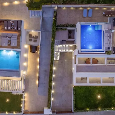 Apartament Deluxe Seafront Villa-privated Pool